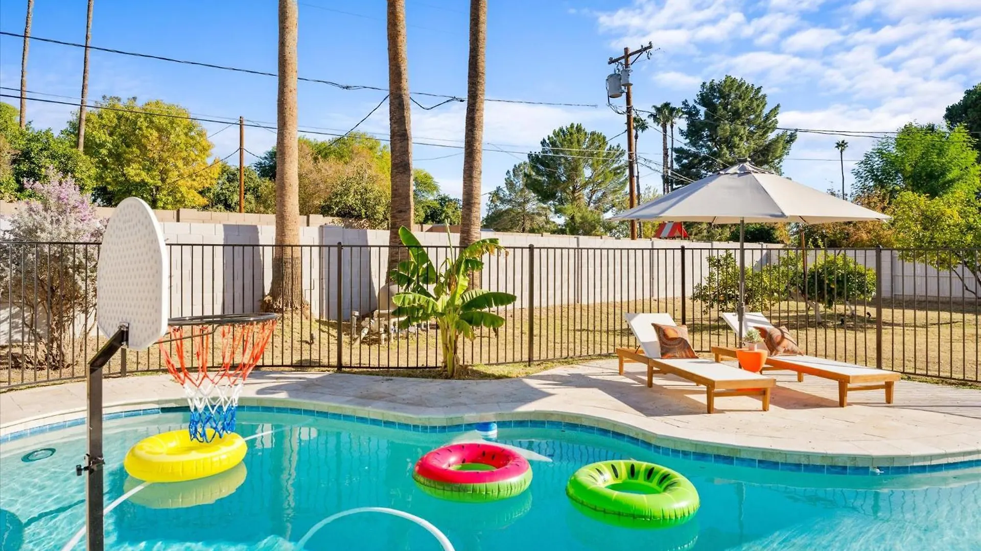 3 Bedroom Paradise Pool Hot Tub Fire Pit Ping Pong Phoenix